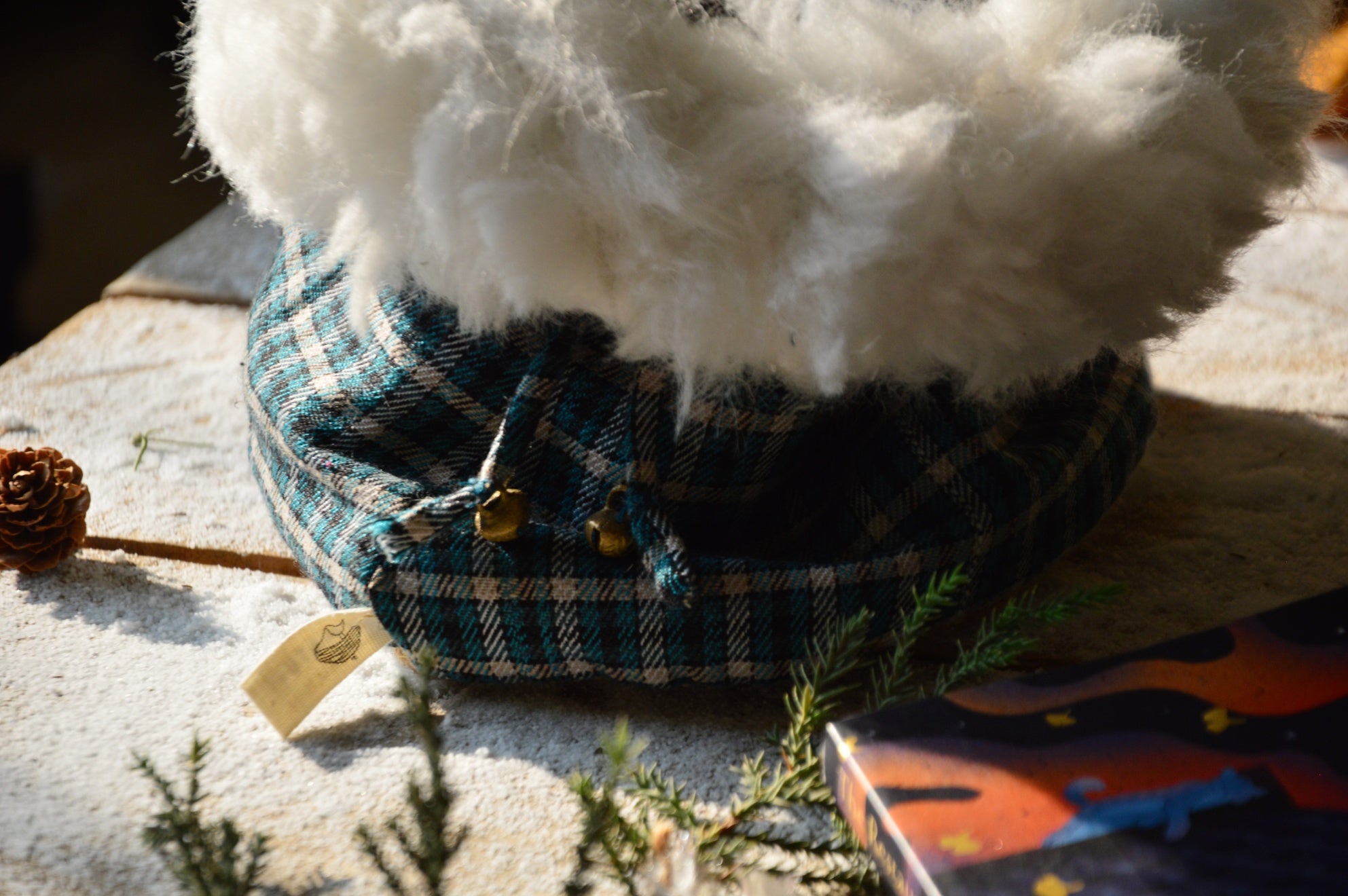 Snowfall on Christmas Eve | Cozy Woollen Bucket Bag